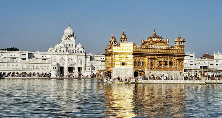 Golden Temple / Harmandir Sahib Amritsar (Timings, History, Entry Fee ...